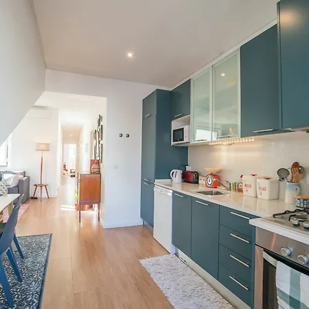Jolie Gloria With Terrace Apartment Lisbon